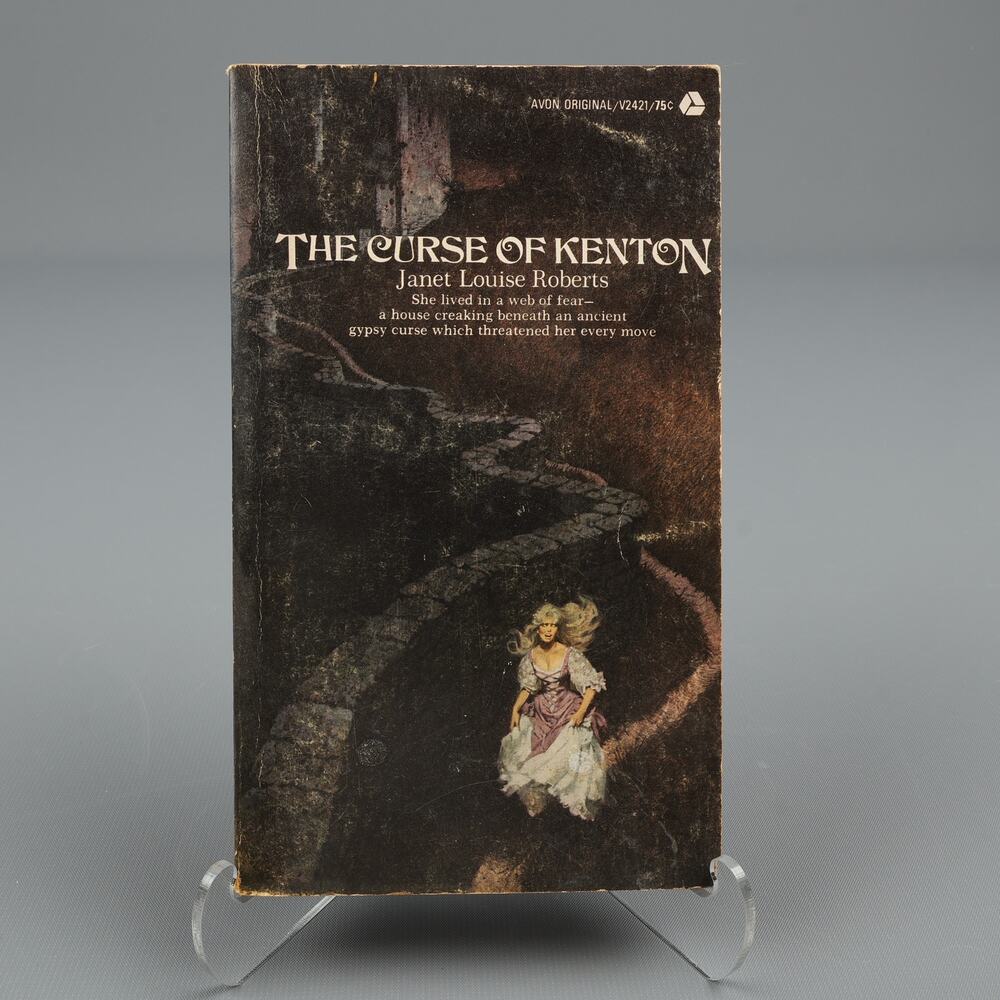Curse Of Kenton By Janet Louise Roberts Avon Paperback 1972 Gothic Horror RomCom